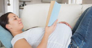 Cosa leggere in gravidanza, tra leggende metropolitane e realtà